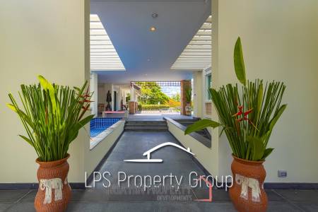 Stunning, 9 Bedroom Pool Villa on Golf Course