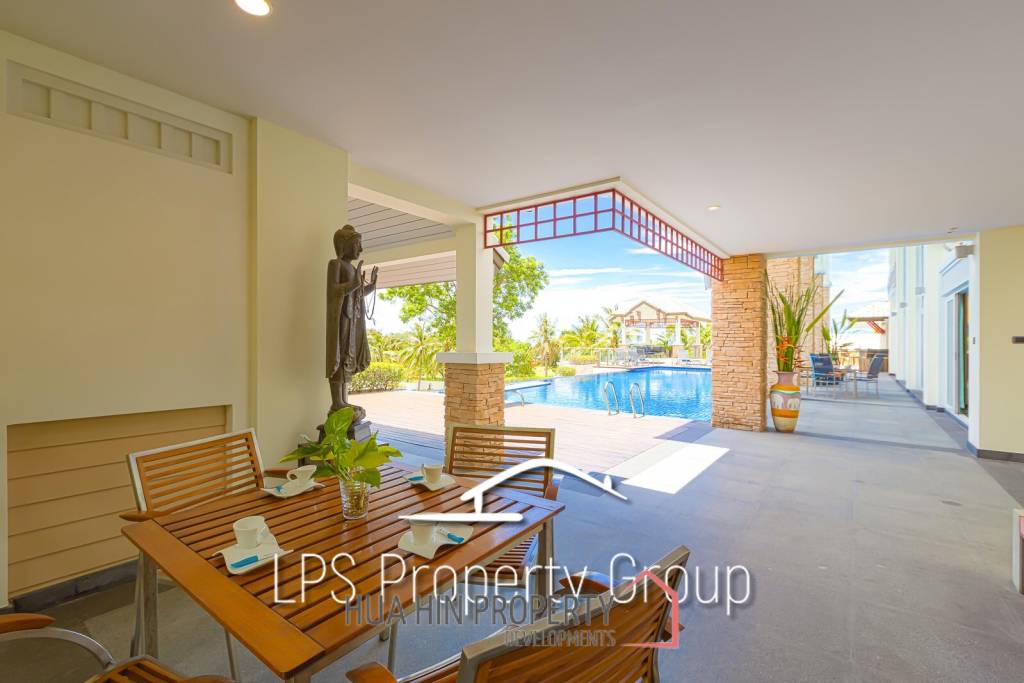 Stunning, 9 Bedroom Pool Villa on Golf Course