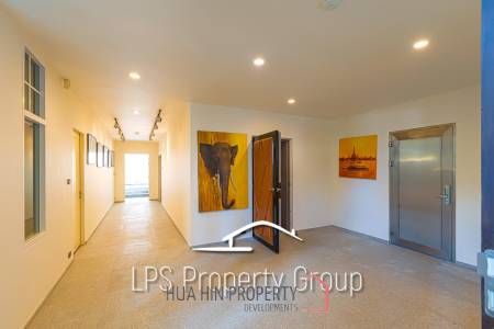 Stunning, 9 Bedroom Pool Villa on Golf Course