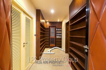Stunning, 9 Bedroom Pool Villa on Golf Course