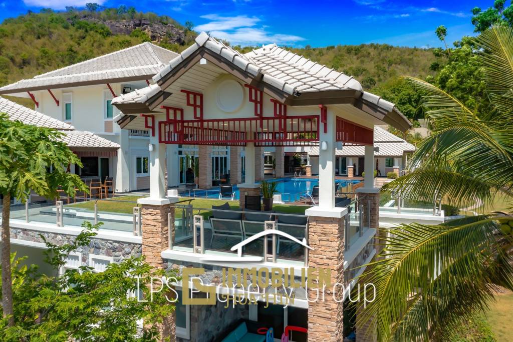 Stunning, 9 Bedroom Pool Villa on Golf Course