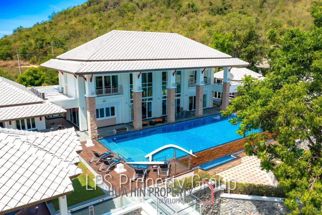 Stunning, 9 Bedroom Pool Villa on Golf Course