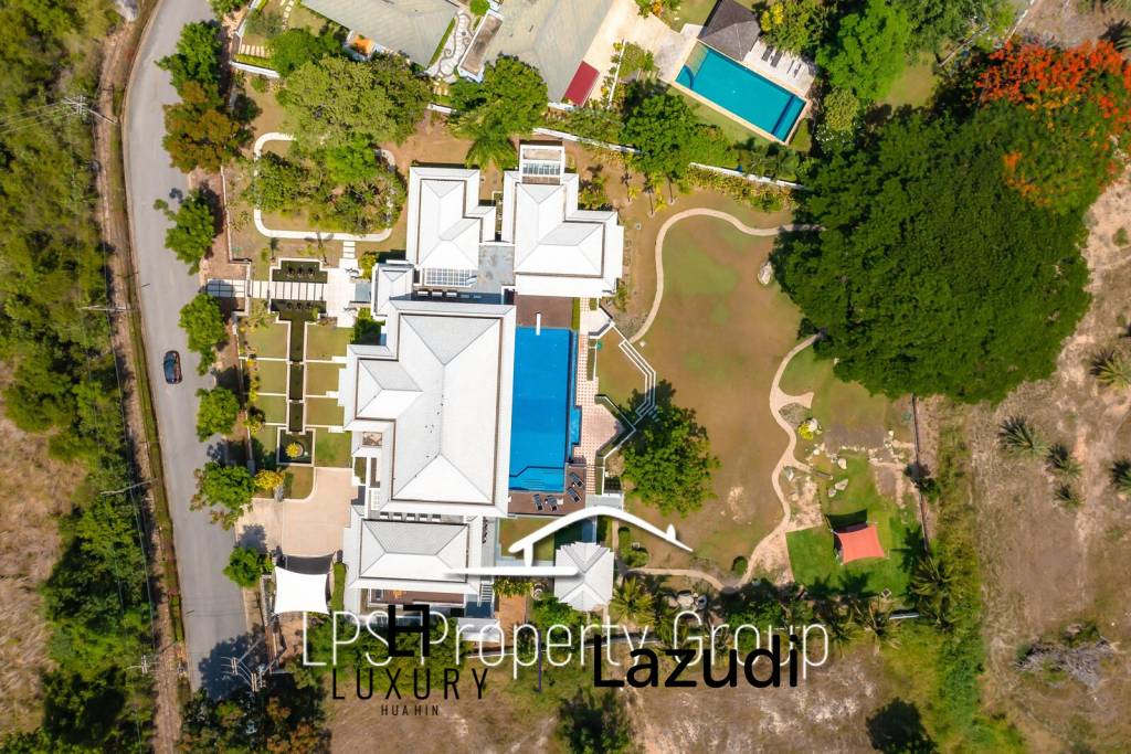 Stunning, 9 Bedroom Pool Villa on Golf Course