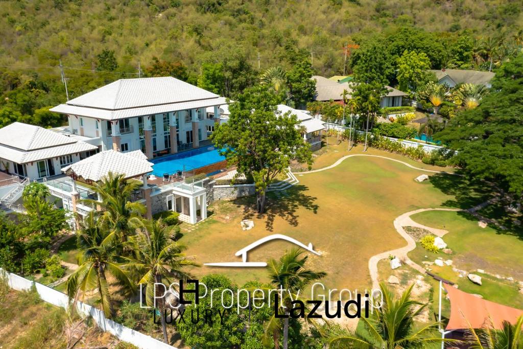 Prächtige Pool Villa mit 9 Schlafzimmern am Golfplatz