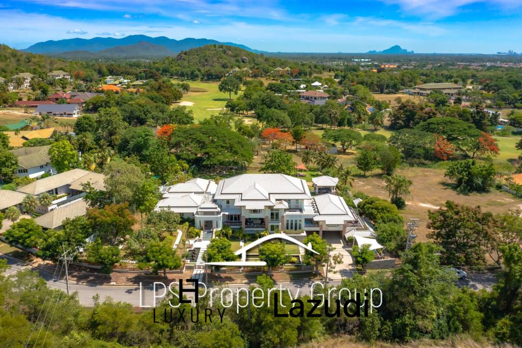 Stunning, 9 Bedroom Pool Villa on Golf Course