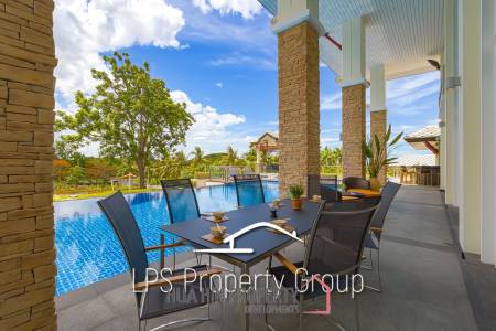 Stunning, 9 Bedroom Pool Villa on Golf Course