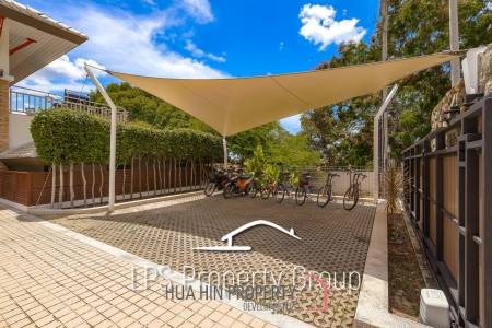 Stunning, 9 Bedroom Pool Villa on Golf Course