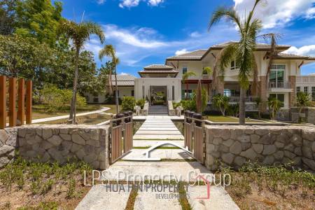Stunning, 9 Bedroom Pool Villa on Golf Course