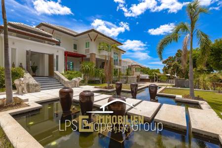 Stunning, 9 Bedroom Pool Villa on Golf Course