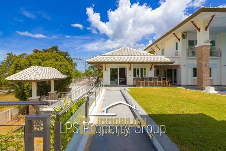 Stunning, 9 Bedroom Pool Villa on Golf Course