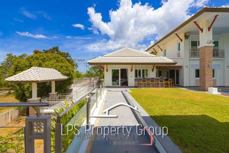 Stunning, 9 Bedroom Pool Villa on Golf Course