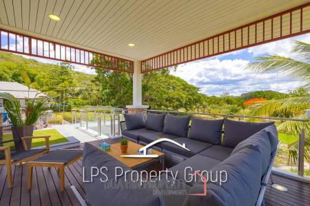 Stunning, 9 Bedroom Pool Villa on Golf Course