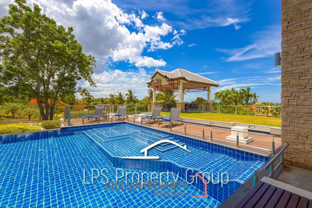 Stunning, 9 Bedroom Pool Villa on Golf Course