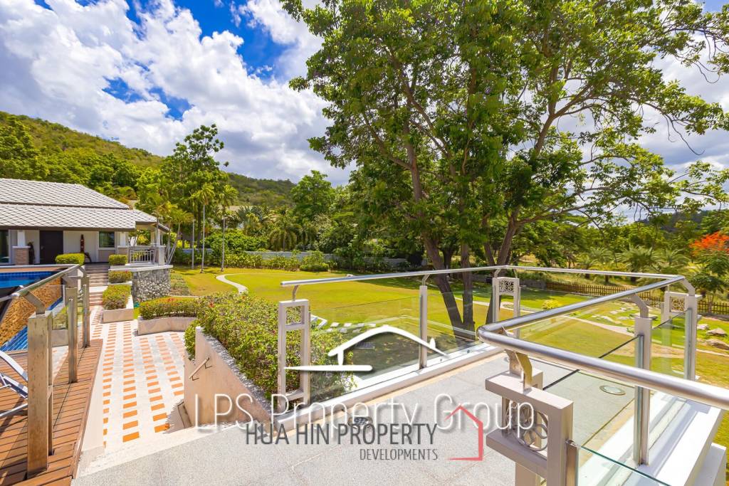 Stunning, 9 Bedroom Pool Villa on Golf Course
