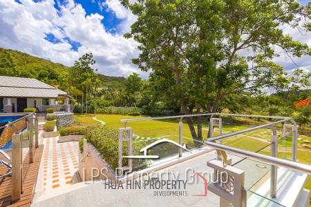 Stunning, 9 Bedroom Pool Villa on Golf Course