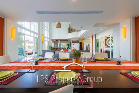 Stunning, 9 Bedroom Pool Villa on Golf Course
