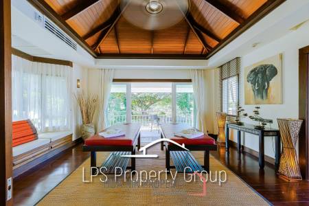 Stunning, 9 Bedroom Pool Villa on Golf Course