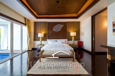 Stunning, 9 Bedroom Pool Villa on Golf Course