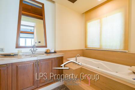 Stunning, 9 Bedroom Pool Villa on Golf Course