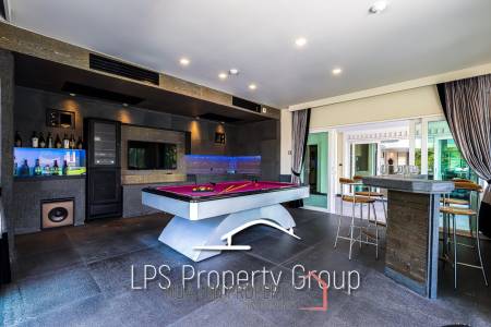 Stunning, 9 Bedroom Pool Villa on Golf Course
