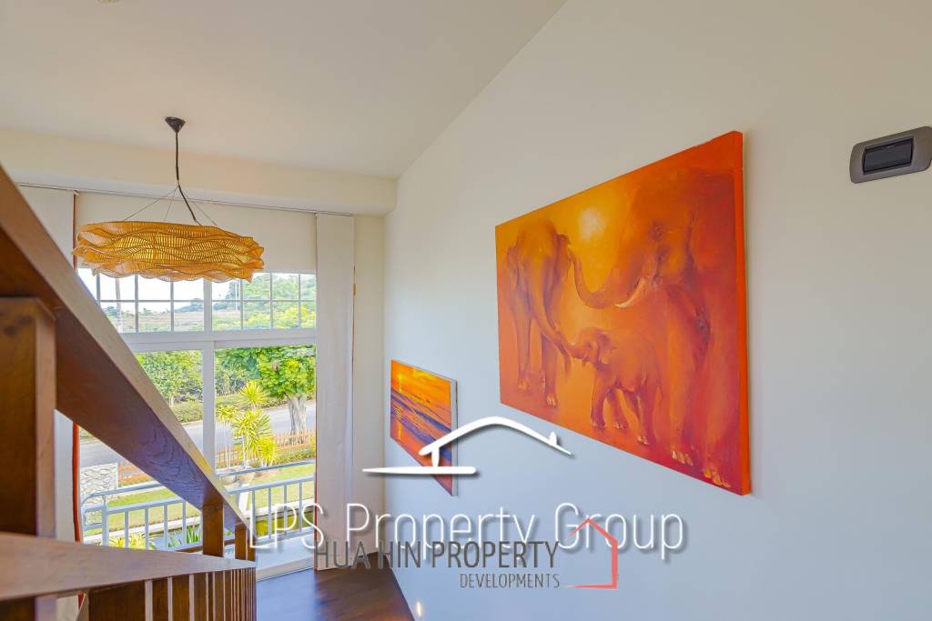 Stunning, 9 Bedroom Pool Villa on Golf Course