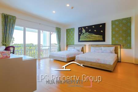 Stunning, 9 Bedroom Pool Villa on Golf Course