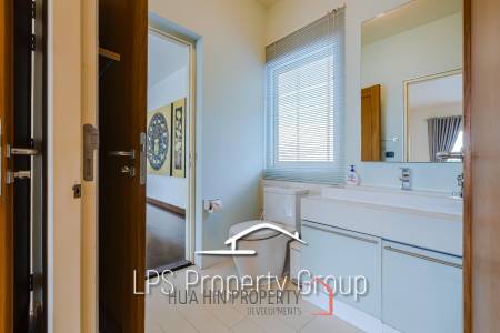 Stunning, 9 Bedroom Pool Villa on Golf Course