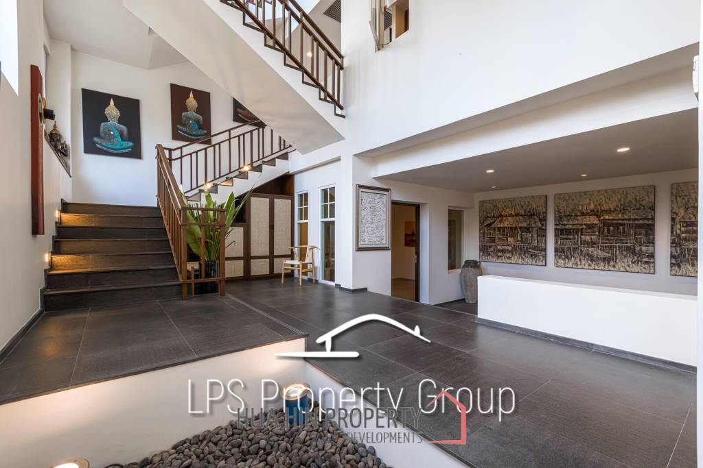 Stunning, 9 Bedroom Pool Villa on Golf Course