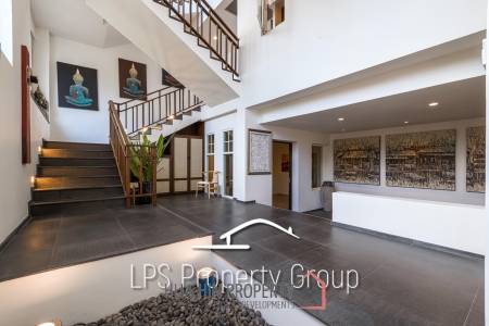 Stunning, 9 Bedroom Pool Villa on Golf Course