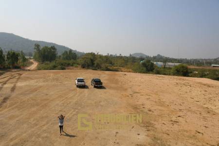 7 Rai (1,092 Sqm) of Chanote Land 3km's From Beach