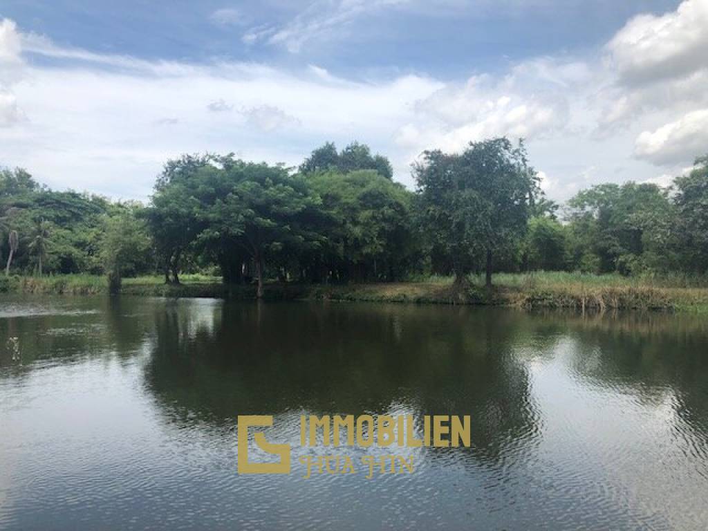 Beautiful Lakefront 1 Rai Plot of Land On Fishing Lake, Ideal For 1 or 2 Homes