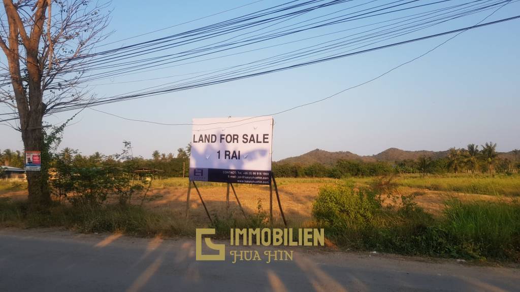 Lovely Plot of 1 Rai of Land For Sale