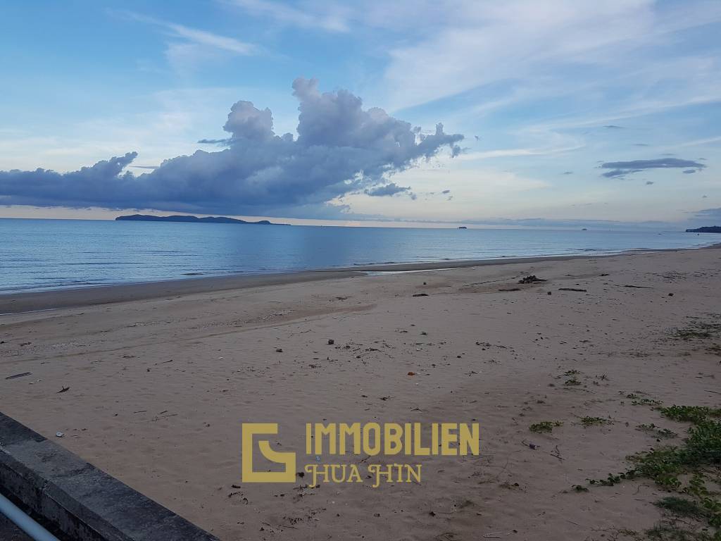 Prachuap Bang Saphan Noi: strandnahes Grundstück