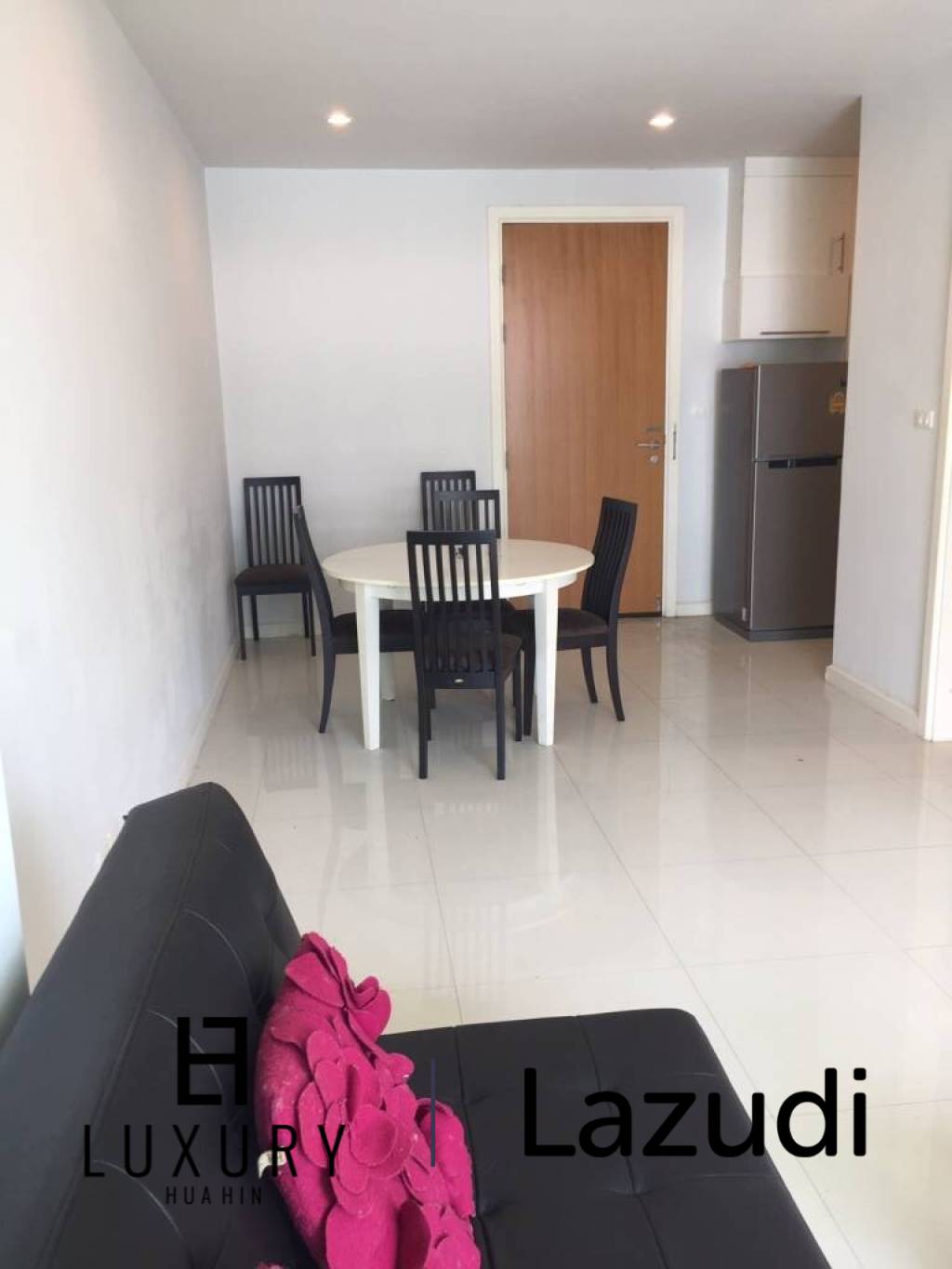 Great 1 Bedroom Pool View Condo