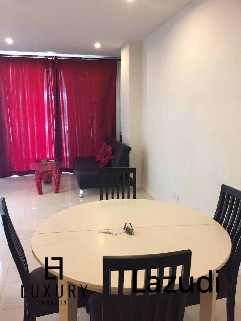 Great 1 Bedroom Pool View Condo