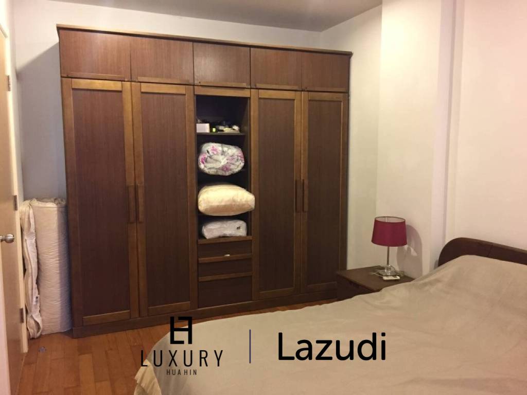 Great 1 Bedroom Pool View Condo