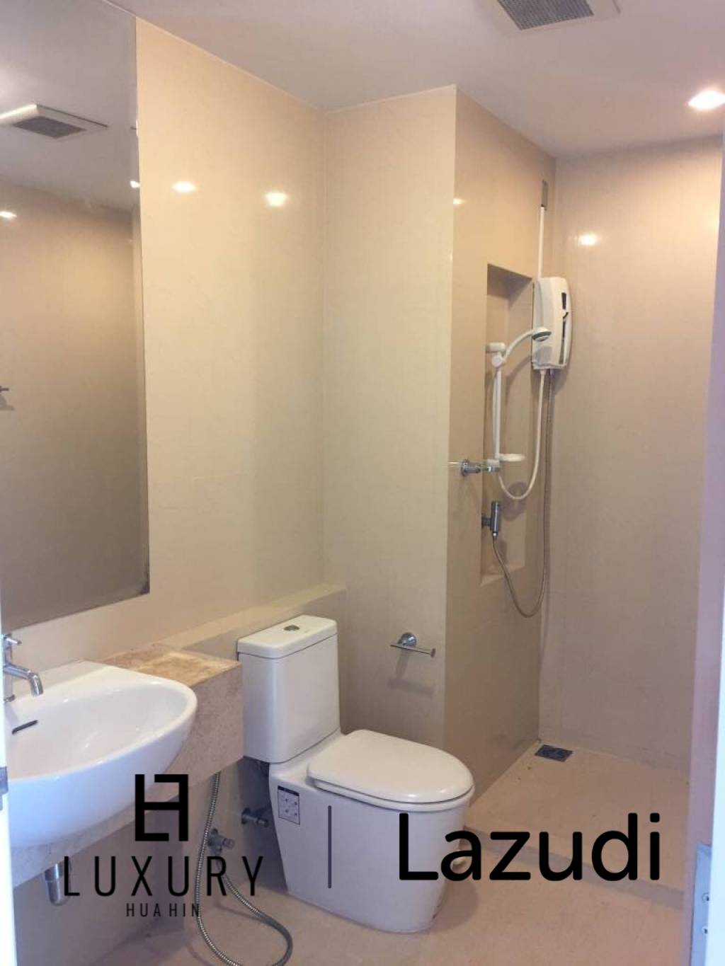 Great 1 Bedroom Pool View Condo