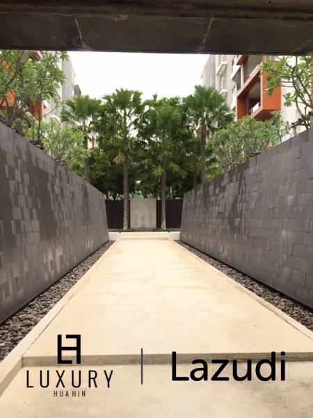 Great 1 Bedroom Pool View Condo