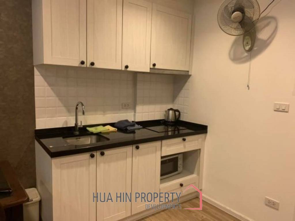 Great Value 1 Bedroom Condo With Nice Pool View