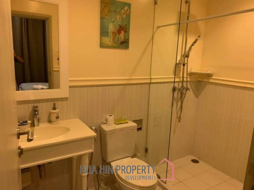 Great Value 1 Bedroom Condo With Nice Pool View