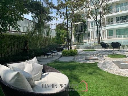Great Value 1 Bedroom Condo With Nice Pool View
