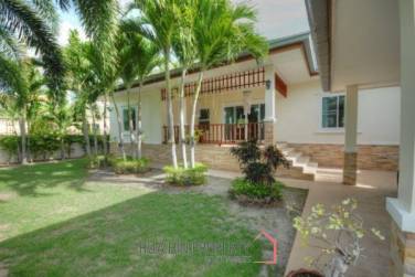 Lovely 3 Bedroom Pool Villa
