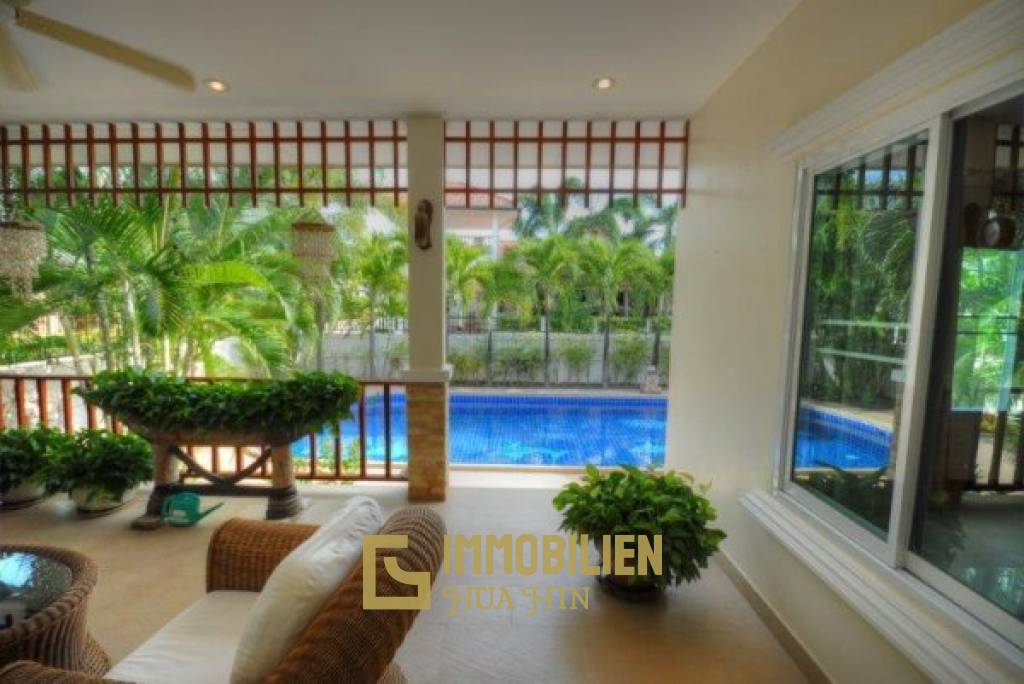 Lovely 3 Bedroom Pool Villa