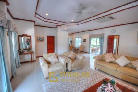 Lovely 3 Bedroom Pool Villa