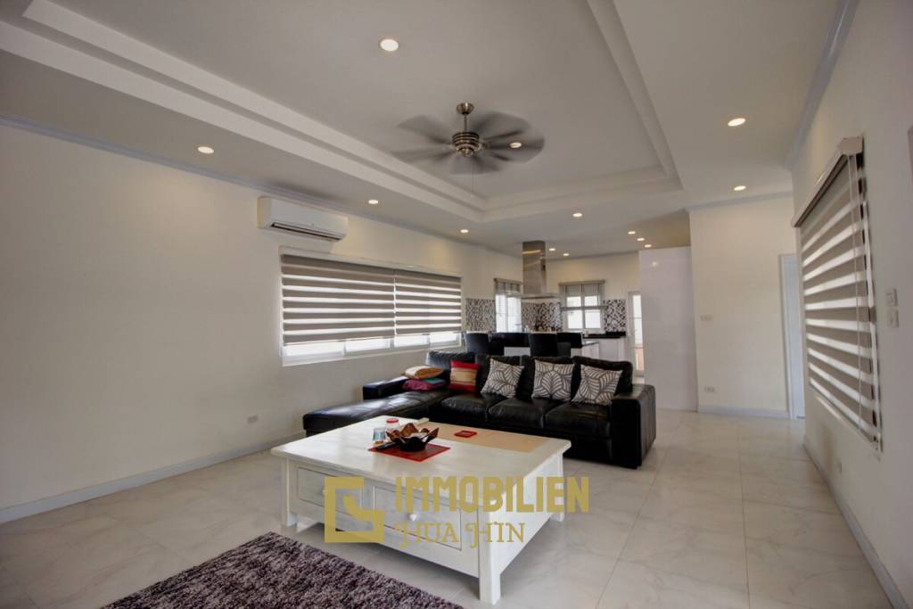 Nature Valley Estates: 4 Schlafzimmer Pool Villa