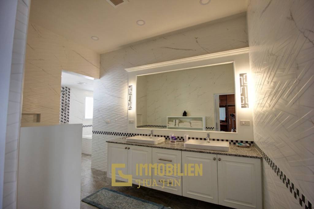 Nature Valley Estates: 4 Schlafzimmer Pool Villa