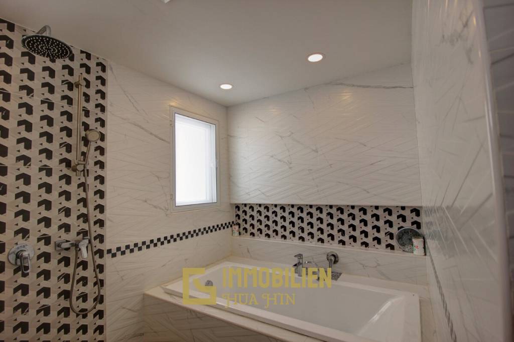 Nature Valley Estates: 4 Schlafzimmer Pool Villa