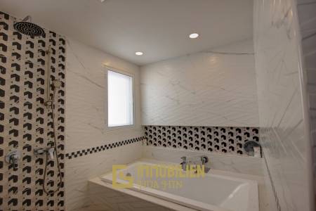 Nature Valley Estates: 4 Schlafzimmer Pool Villa