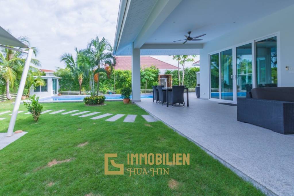 Klassische 3 Schlafzimmer Pool Villa