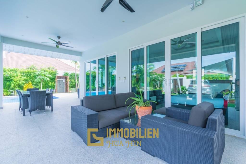 Klassische 3 Schlafzimmer Pool Villa